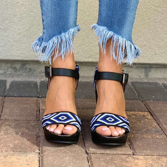 Aztec Pattern Ankle Strap Platform Wedge Sandal - Picture 6 of 7